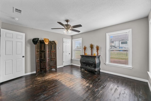 2075 Airport Road, Rockwall, TX 75087