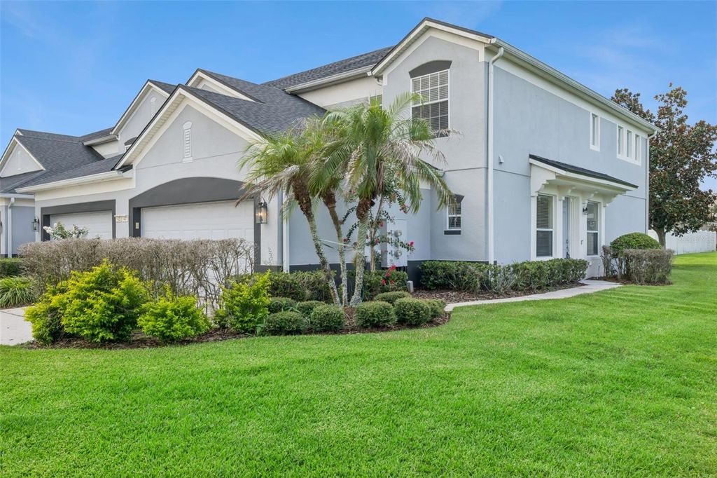 Image 2 of property listing at 1431 SHALLCROSS AVENUE, Orlando, FL 32828