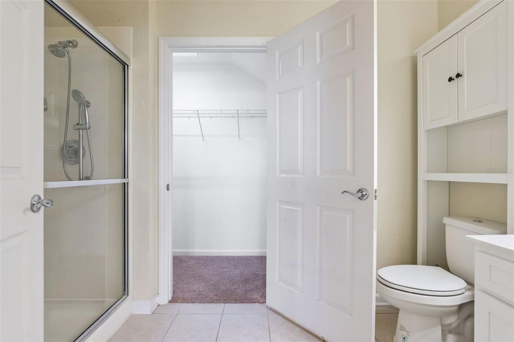 Image 12 of property listing at 1431 SHALLCROSS AVENUE, Orlando, FL 32828