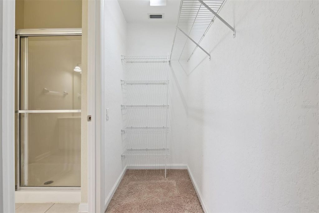 Image 13 of property listing at 1431 SHALLCROSS AVENUE, Orlando, FL 32828