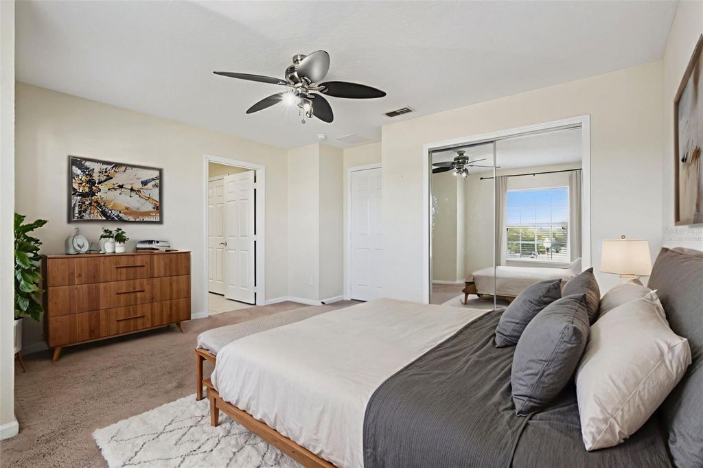 Image 14 of property listing at 1431 SHALLCROSS AVENUE, Orlando, FL 32828