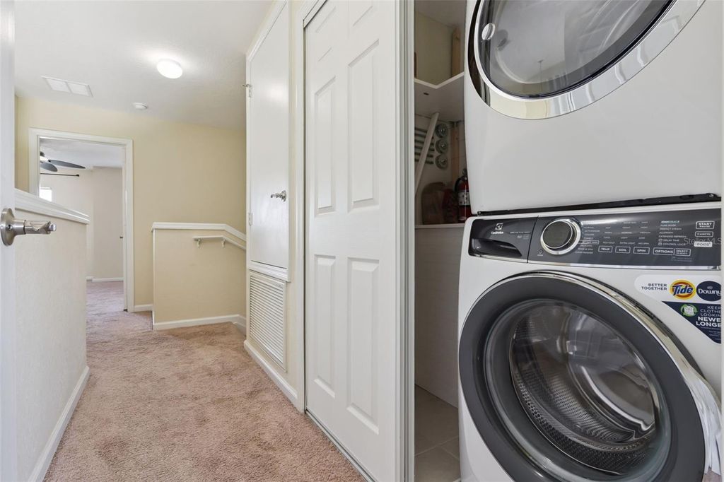 Image 20 of property listing at 1431 SHALLCROSS AVENUE, Orlando, FL 32828