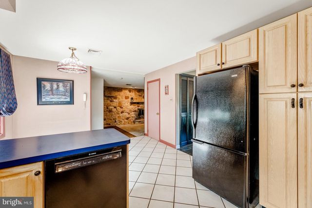 163 N MYRTLEWOOD AVE, Langhorne, PA 19047