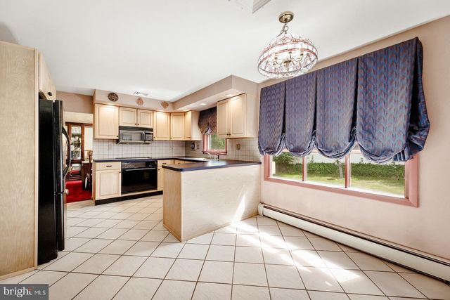 163 N MYRTLEWOOD AVE, Langhorne, PA 19047