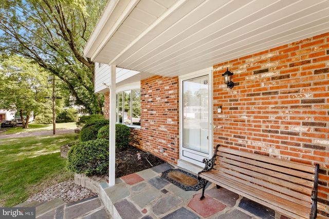 163 N MYRTLEWOOD AVE, Langhorne, PA 19047