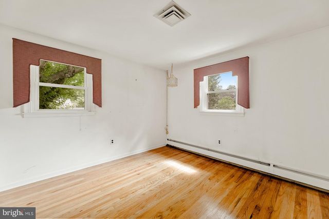 163 N MYRTLEWOOD AVE, Langhorne, PA 19047