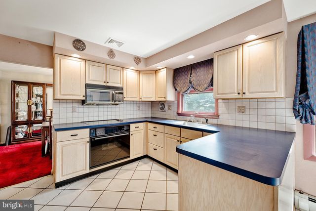 163 N MYRTLEWOOD AVE, Langhorne, PA 19047