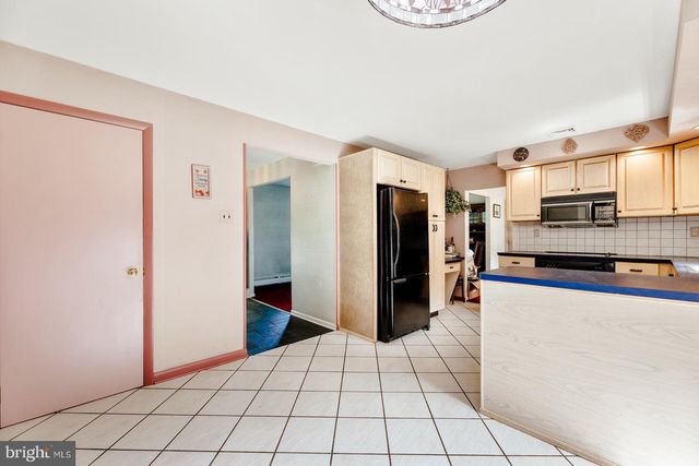 163 N MYRTLEWOOD AVE, Langhorne, PA 19047