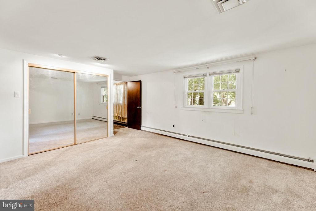 163 N MYRTLEWOOD AVE, Langhorne, PA 19047