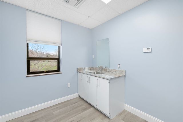 250 Wampanoag Trail 305, East Providence, RI 02914