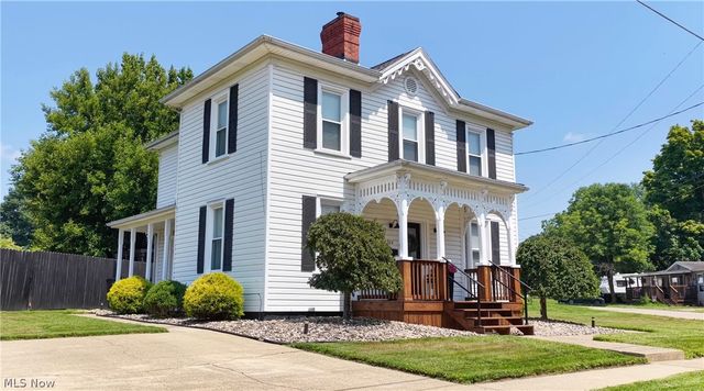 704 Pomeroy Pike, Belpre, OH 45714