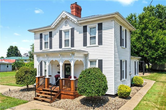 704 Pomeroy Pike, Belpre, OH 45714