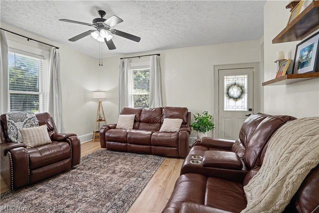 704 Pomeroy Pike, Belpre, OH 45714