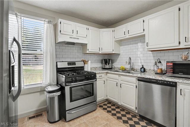 704 Pomeroy Pike, Belpre, OH 45714