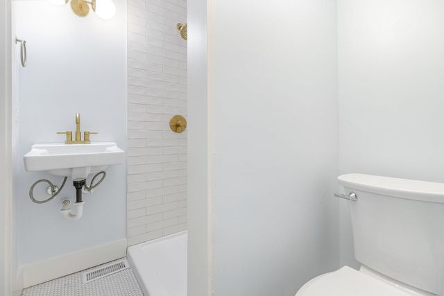 214 W 9th Street, Newport, KY 41071