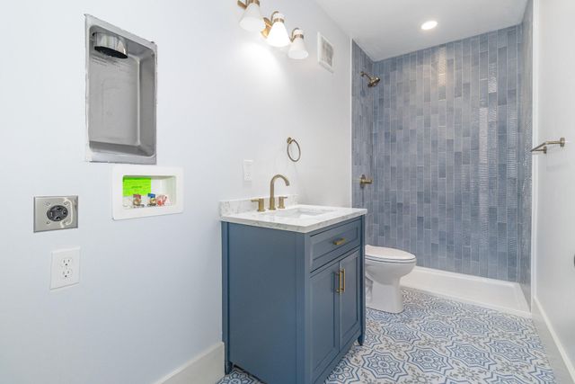 214 W 9th Street, Newport, KY 41071