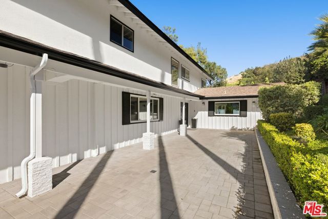 3430 Loadstone Drive, Los Angeles, CA 91403