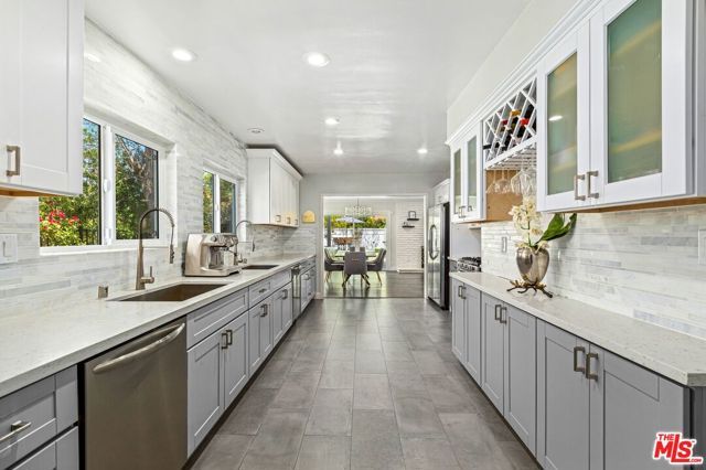 3430 Loadstone Drive, Los Angeles, CA 91403