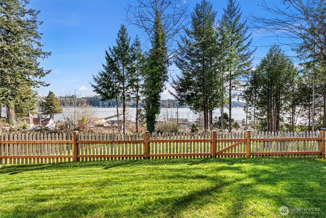 71 E Sullivan, Allyn, WA 98524