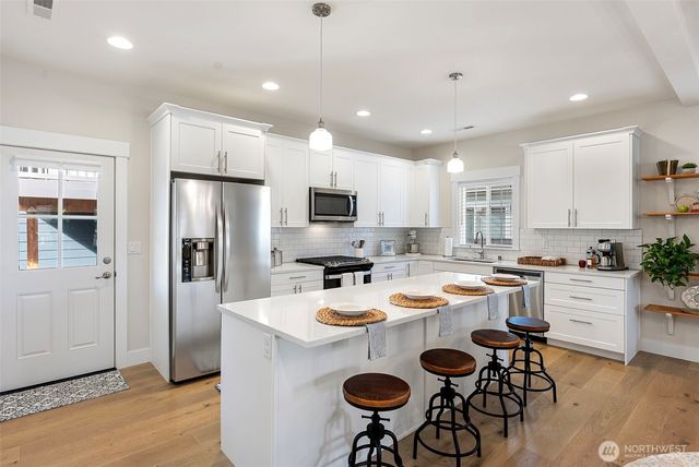 71 E Sullivan, Allyn, WA 98524