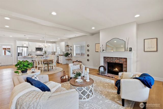 71 E Sullivan, Allyn, WA 98524