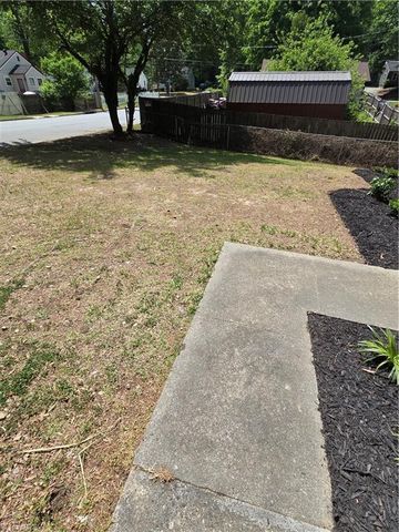 914 Barringer Street, Greensboro, NC 27403