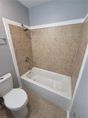 914 Barringer Street, Greensboro, NC 27403