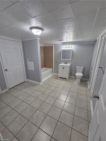 914 Barringer Street, Greensboro, NC 27403