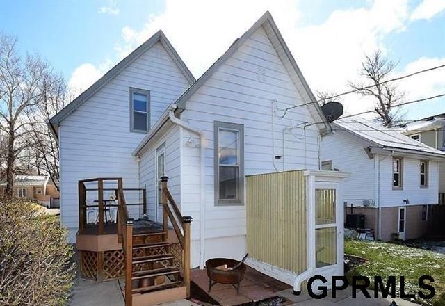 2146 S 35Th Street, Omaha, NE 68105