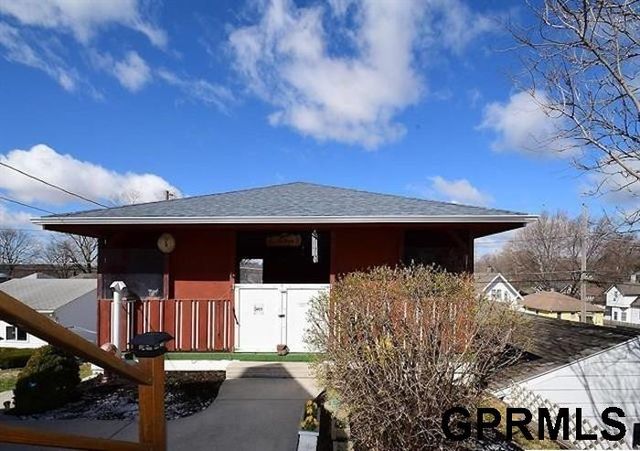 2146 S 35Th Street, Omaha, NE 68105