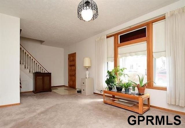 2146 S 35Th Street, Omaha, NE 68105