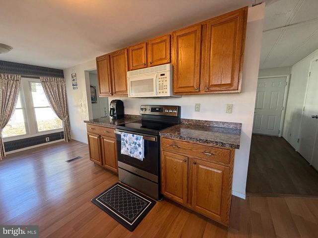 17 SUSAN DRIVE, Barnegat, NJ 08005