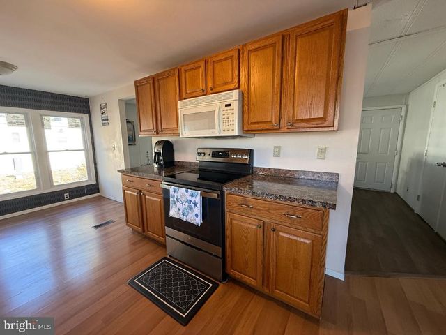 17 SUSAN DRIVE, Barnegat, NJ 08005