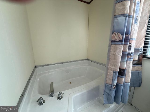 17 SUSAN DRIVE, Barnegat, NJ 08005