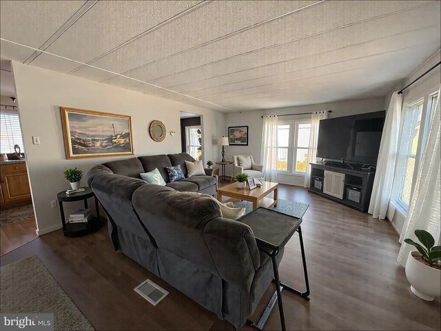 17 SUSAN DRIVE, Barnegat, NJ 08005