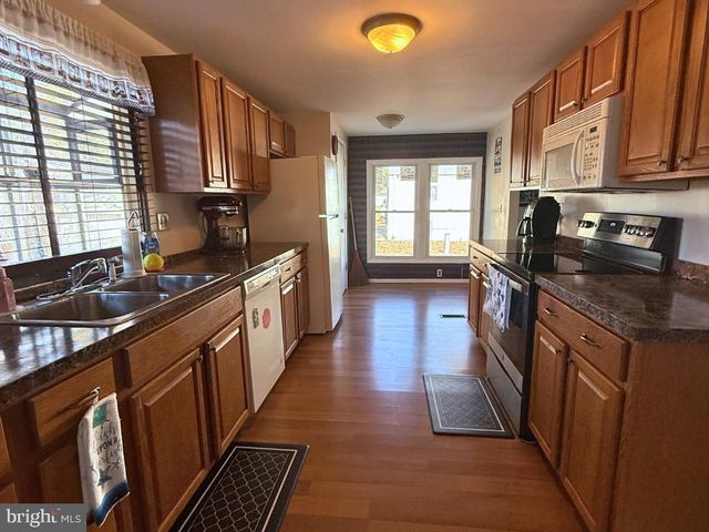 17 SUSAN DRIVE, Barnegat, NJ 08005