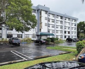 2501 Riverside Dr 402-A, Coral Springs, FL 33065