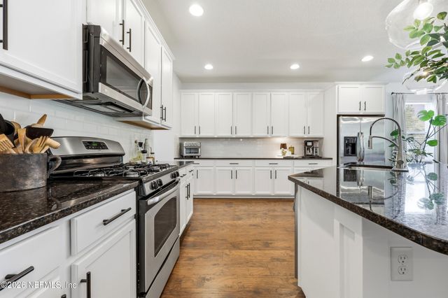 52 WATERFRONT Drive, St. Johns, FL 32259