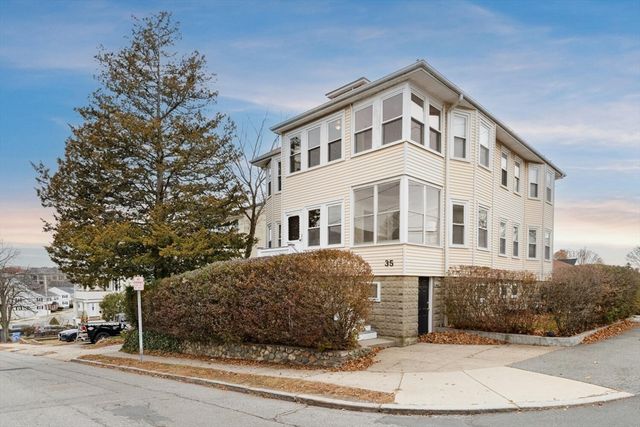 35 Richardson St 2, Wakefield, MA 01880