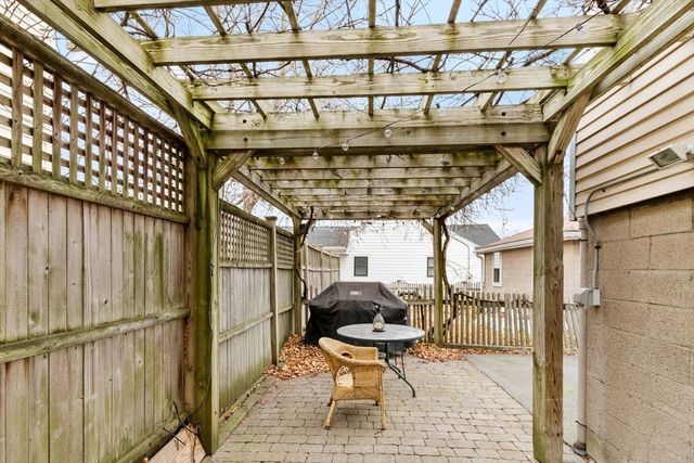 35 Richardson St 2, Wakefield, MA 01880