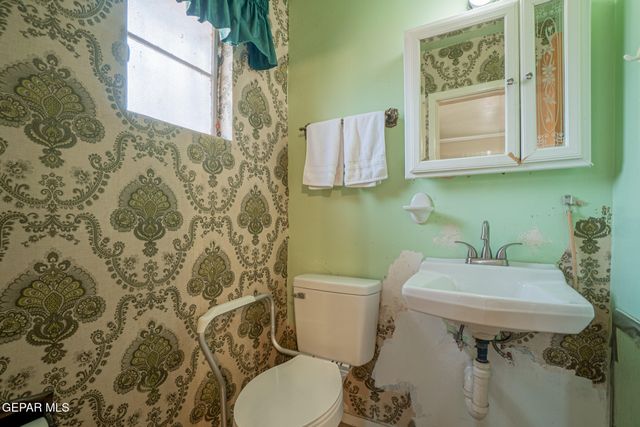 5300 FLOWER Drive, El Paso, TX 79905