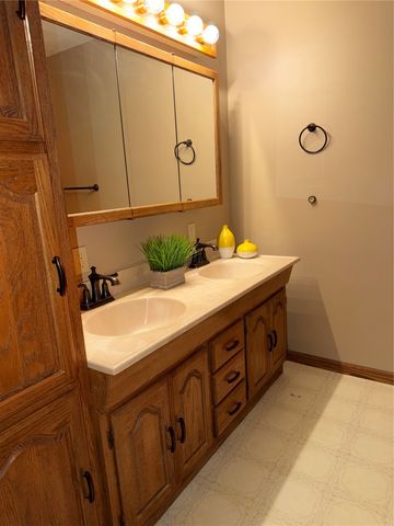 1826 Garry Avenue NW, Cedar Rapids, IA 52405