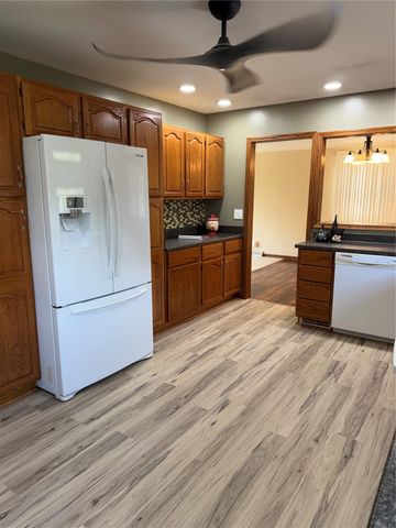 1826 Garry Avenue NW, Cedar Rapids, IA 52405