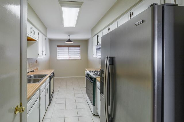 11205 SLIPPERY ELM TRL, Austin, TX 78750