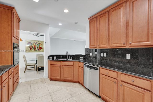 16135 Emerald Estates Dr 166 166, Weston, FL 33331