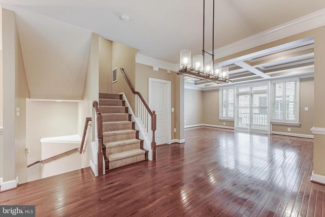 2654 S KENMORE CT, Arlington, VA 22206