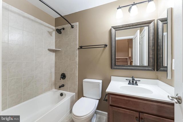 2654 S KENMORE CT, Arlington, VA 22206