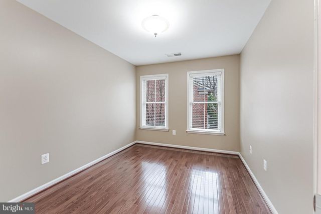 2654 S KENMORE CT, Arlington, VA 22206