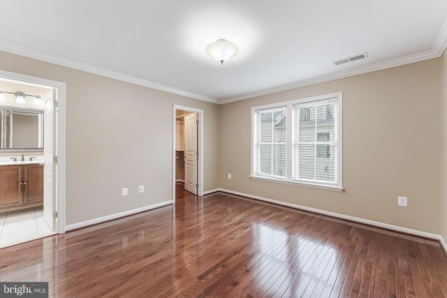 2654 S KENMORE CT, Arlington, VA 22206