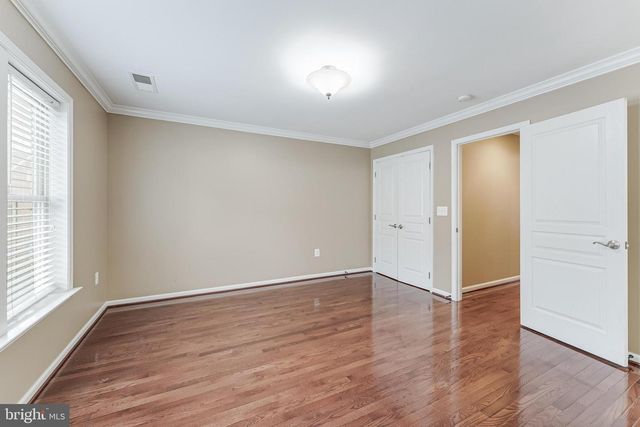 2654 S KENMORE CT, Arlington, VA 22206